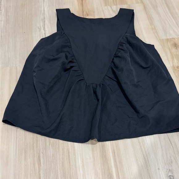 Tops - Elegant Black Sleeveless Top